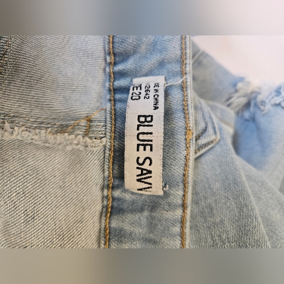 Blue Savvy- Women's Size 20, 93% Cotton,  Cropped Distressed Jeans. - Picture 8 of 9
